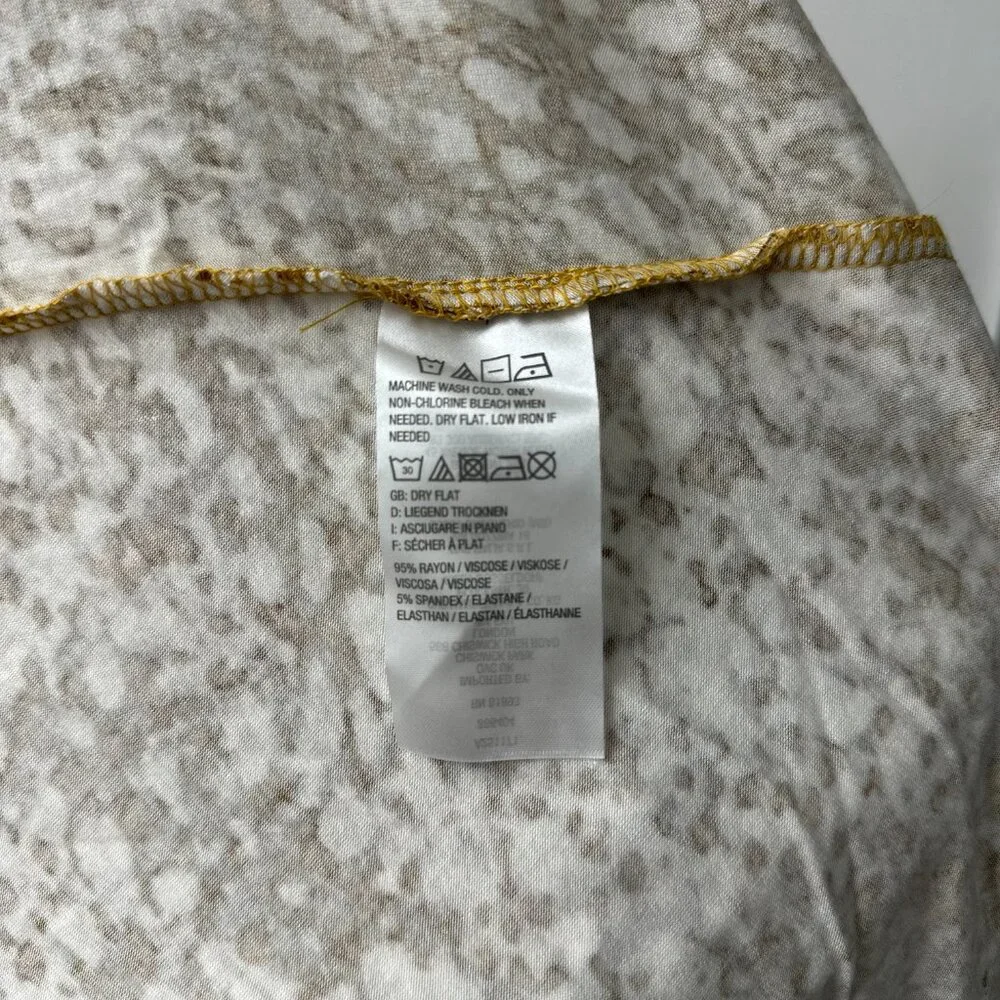 ✨ **LOGO by Lori Goldstein Animal Print Tunic Top** ✨ - Picture 8 of 9